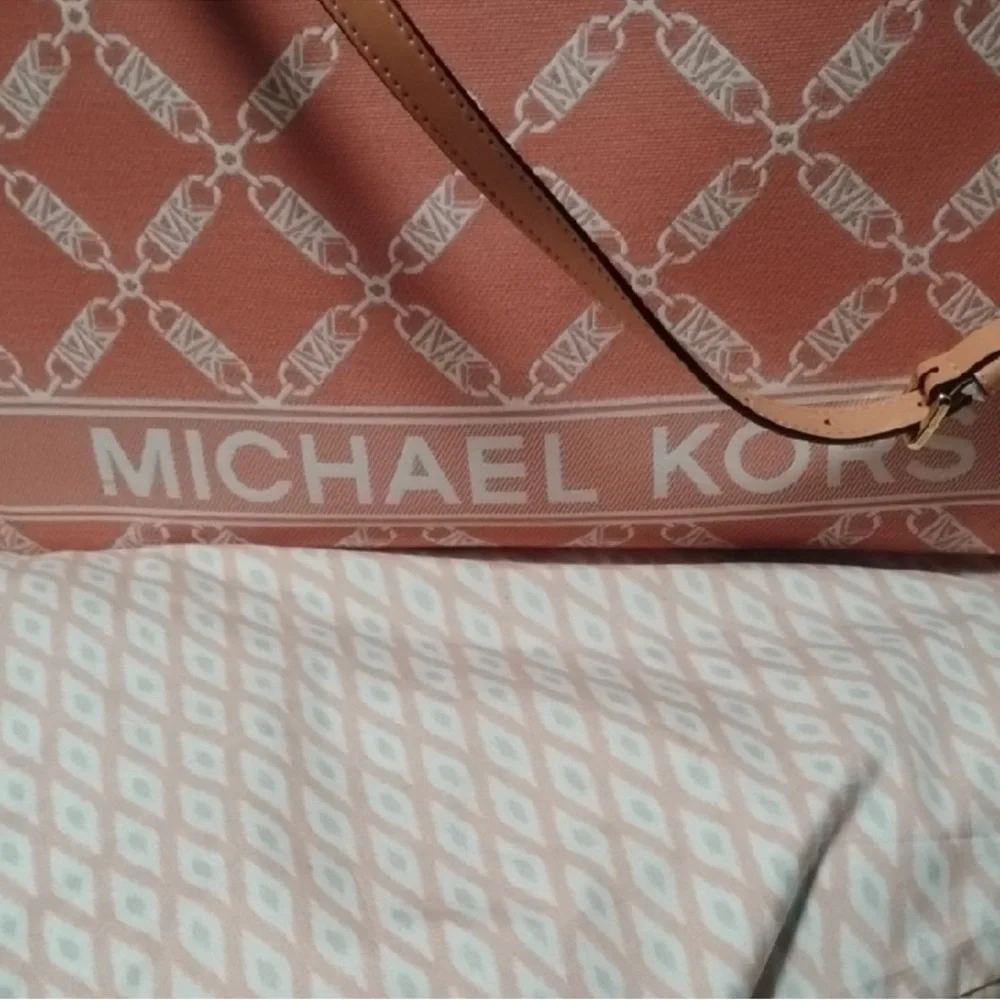 Michael Kors Pink tote bag - Picture 4 of 6